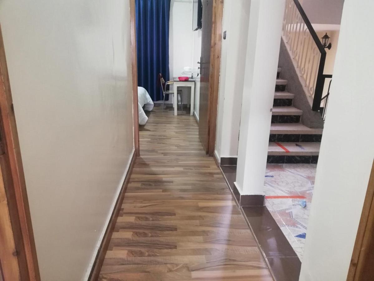 Hotel School Ersat أزرو المظهر الخارجي الصورة