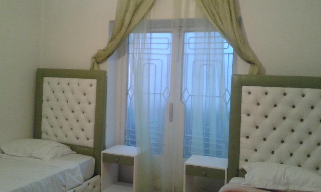Hotel School Ersat أزرو المظهر الخارجي الصورة