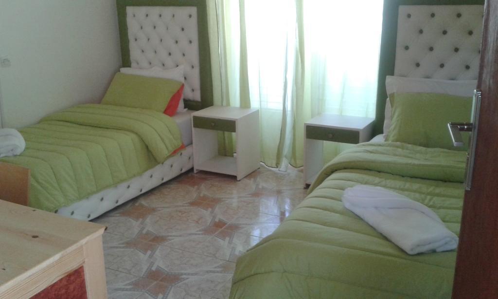 Hotel School Ersat أزرو المظهر الخارجي الصورة