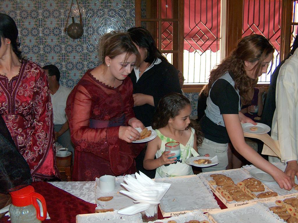 Hotel School Ersat أزرو المظهر الخارجي الصورة