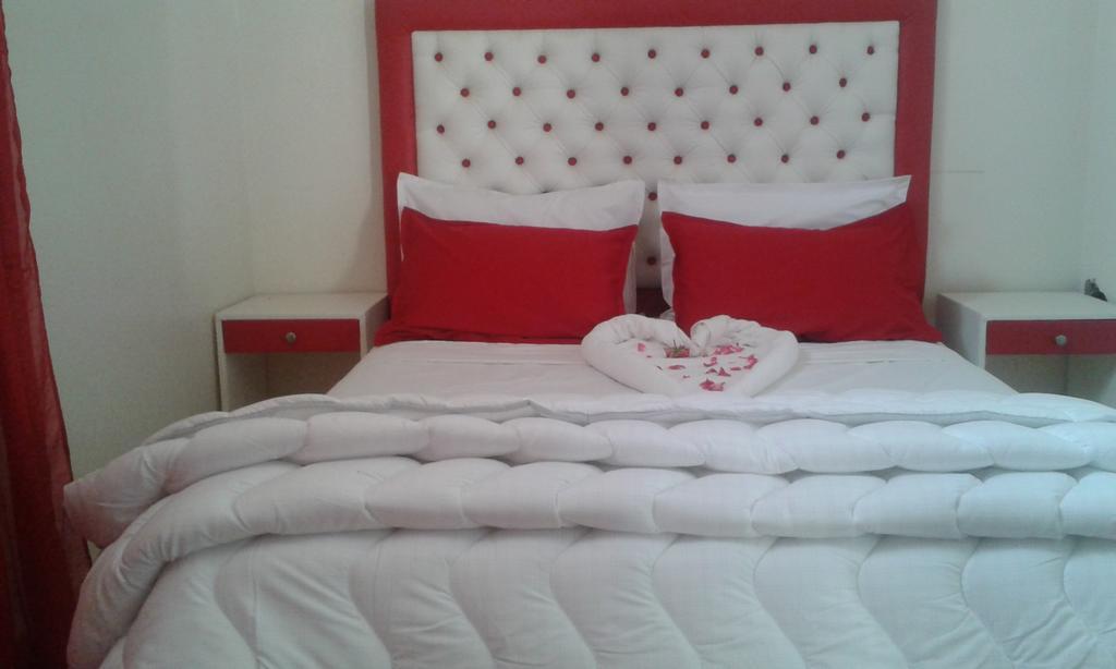 Hotel School Ersat أزرو المظهر الخارجي الصورة