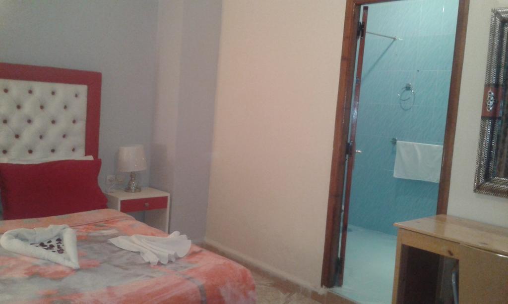 Hotel School Ersat أزرو المظهر الخارجي الصورة