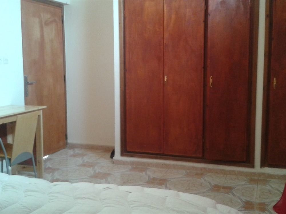 Hotel School Ersat أزرو المظهر الخارجي الصورة