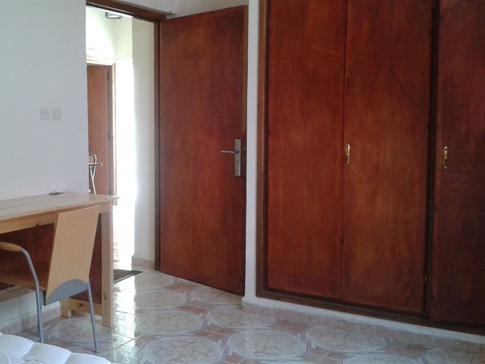 Hotel School Ersat أزرو المظهر الخارجي الصورة
